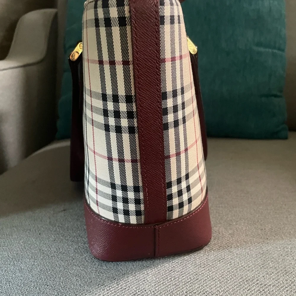 Burberry bag - Picture 4 of 13